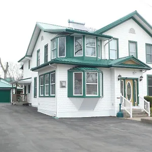 3* Bed & Breakfast Niagara's Emerald Falls